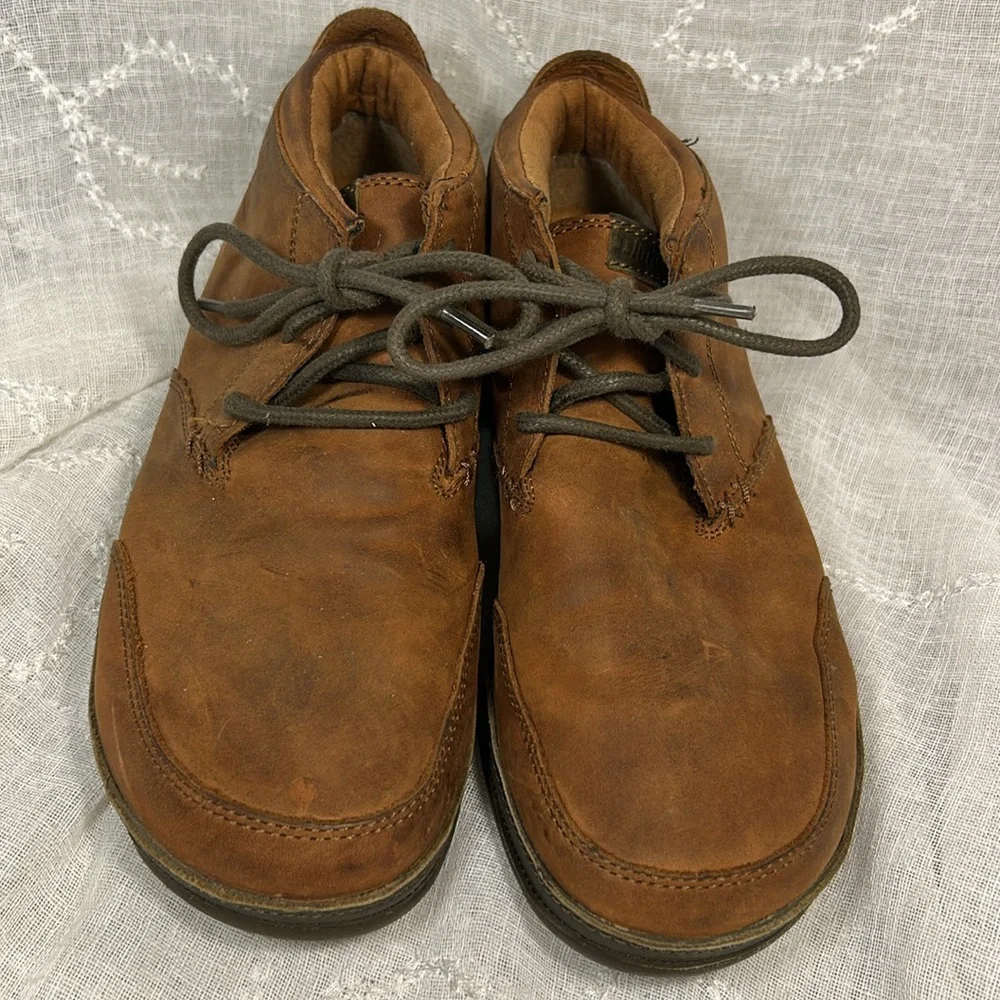 OluKai leather ankle lace up boots